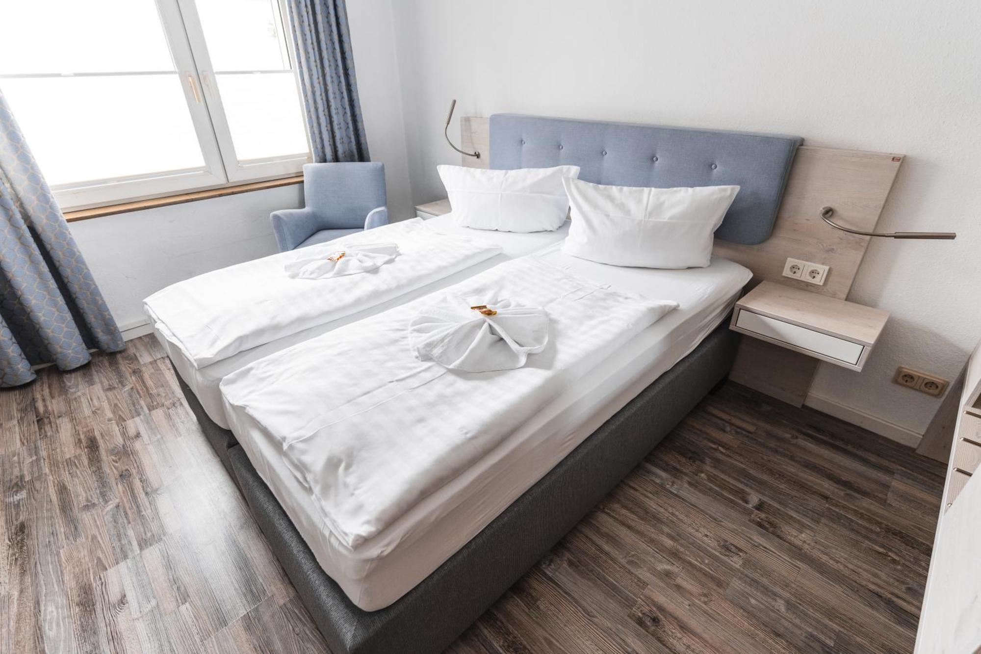 Hotel Apartments Restaurant Cala Luna Marburg Ngoại thất bức ảnh