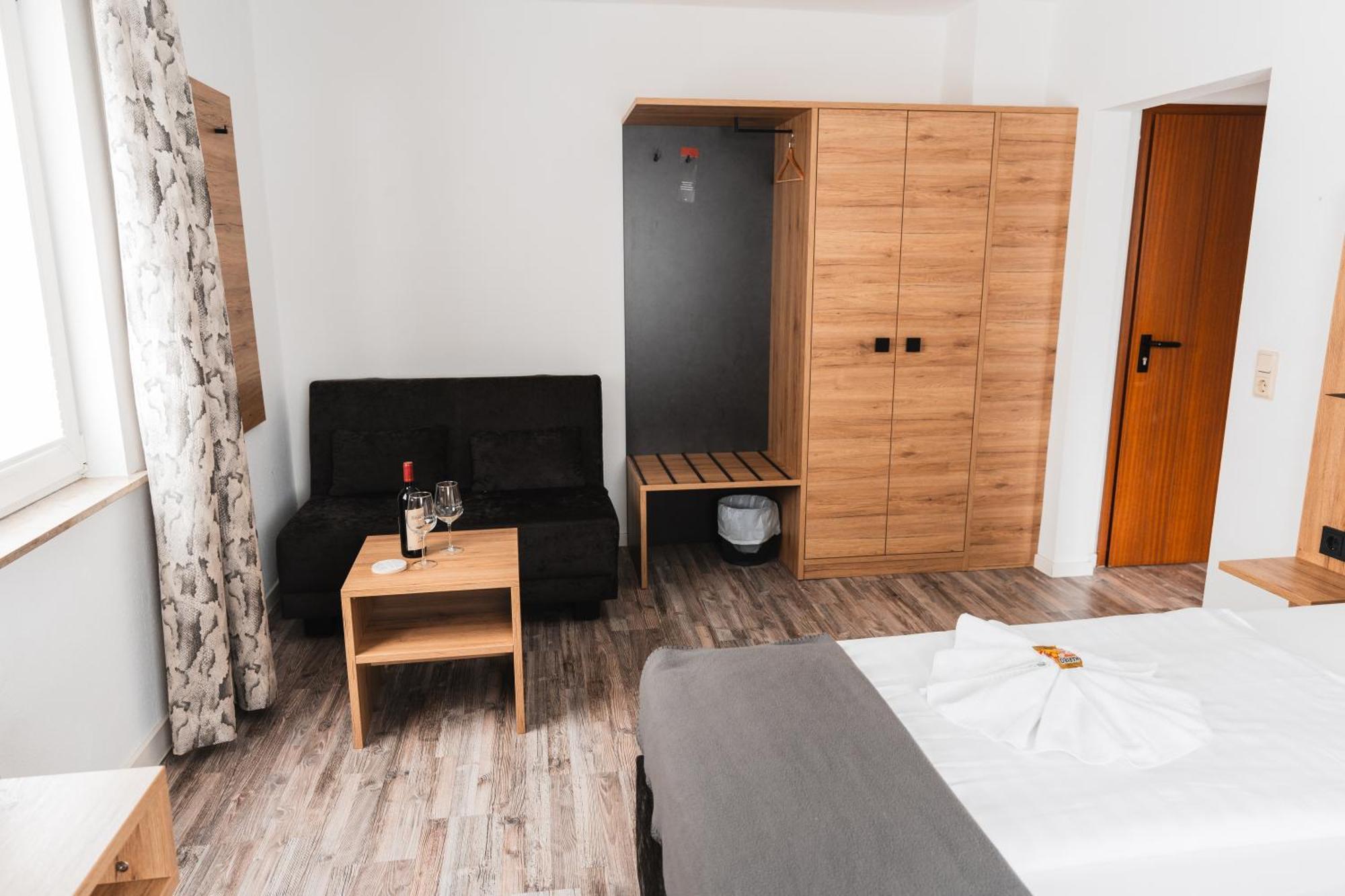 Hotel Apartments Restaurant Cala Luna Marburg Ngoại thất bức ảnh