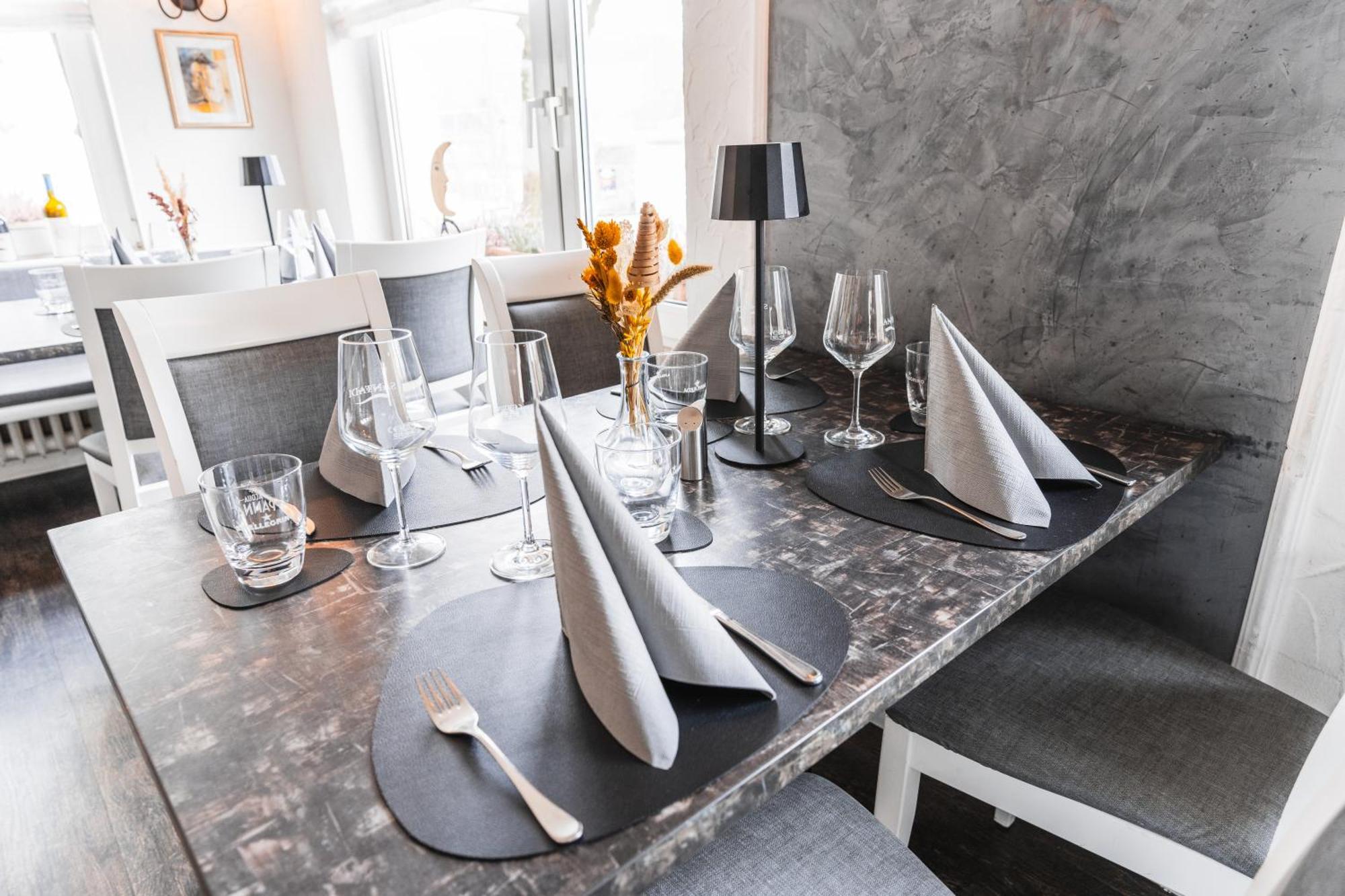 Hotel Apartments Restaurant Cala Luna Marburg Ngoại thất bức ảnh